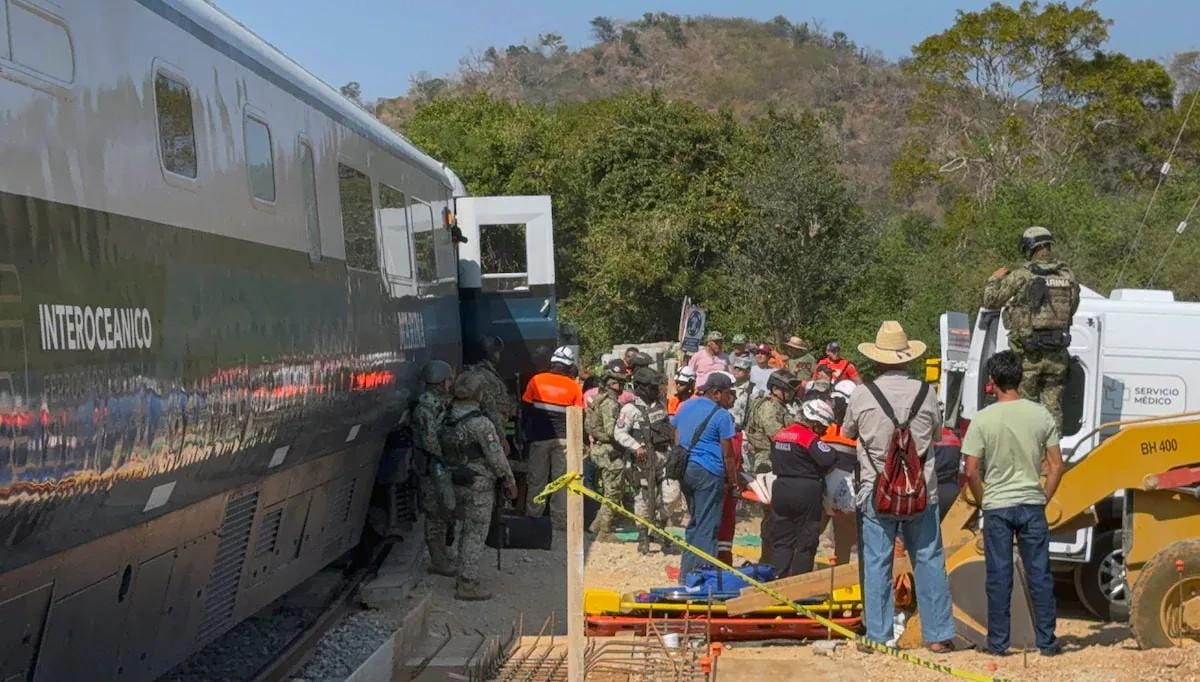 Tragedy Strikes Southern Mexico: Train Derailment Kills 13, Injures Dozens on Interoceanic Corridor 1000259754