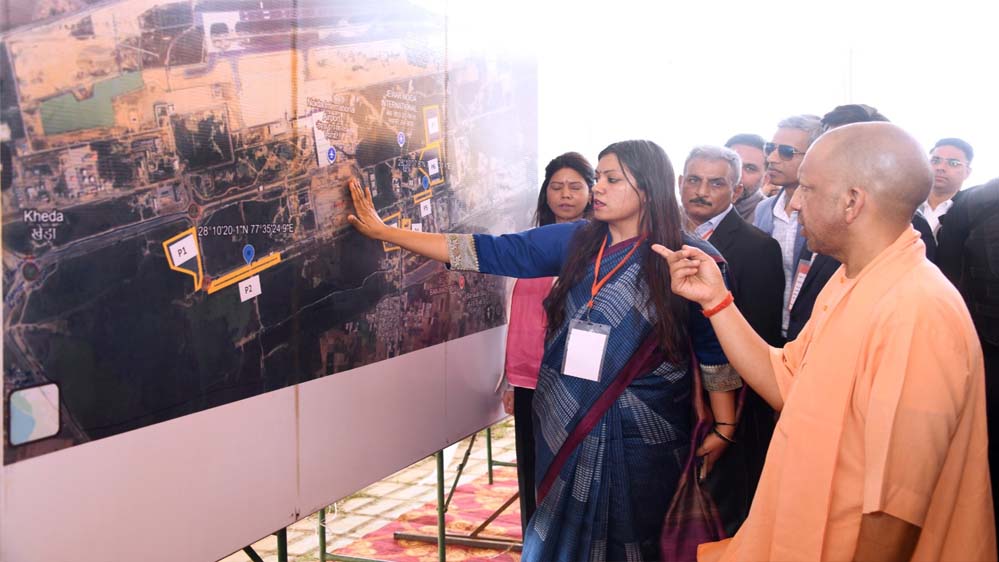 नोएडा एयरपोर्ट के उद्घाटन की तैयारी में सीएम योगी, 28 मार्च को पीएम मोदी करेंगे लोकार्पण