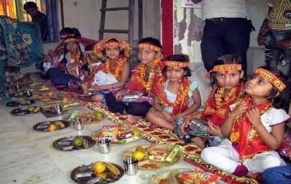 कन्या पूजन के लिए जरूरी दान सामग्री: इन वस्तुओं से खुश होती हैं माता रानी