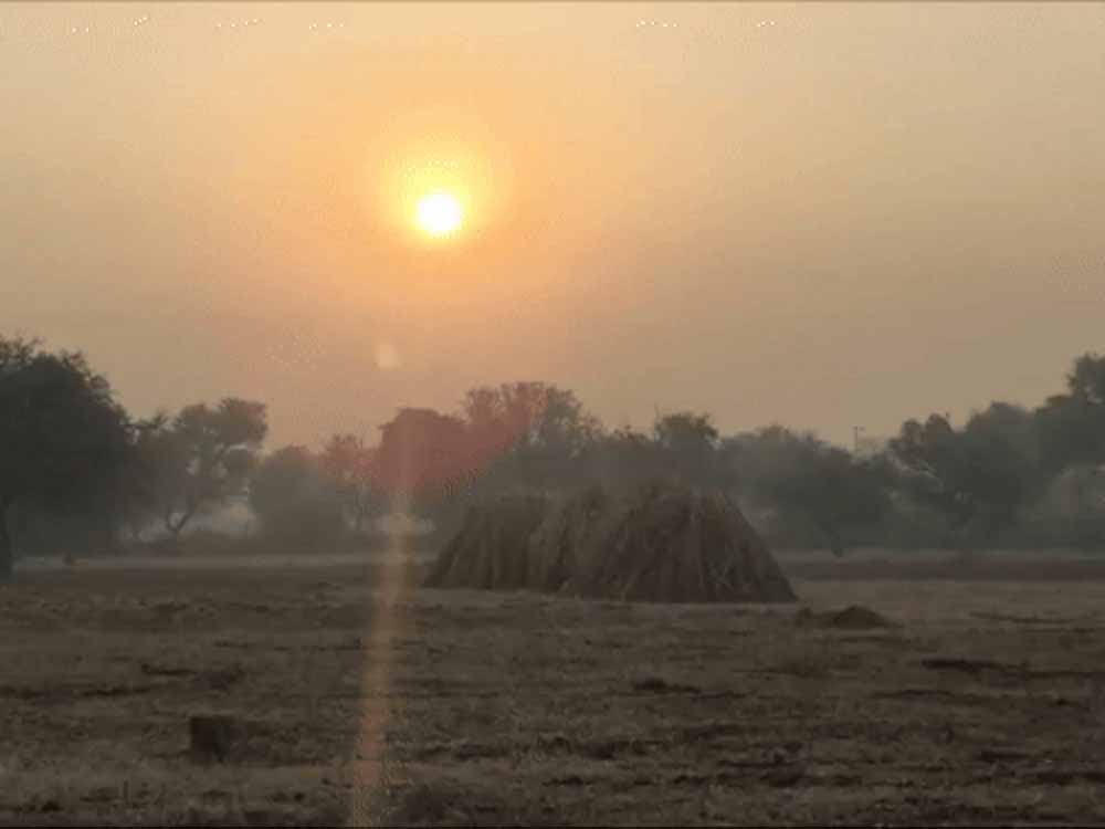 तेज गर्मी के बीच राहत की खबर, हल्की बारिश और बिजली गिरने की संभावना; तापमान में आएगी गिरावट