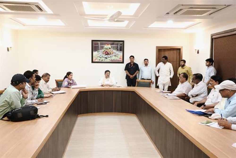 उप मुख्यमंत्री शुक्ल ने हिनौती गौधाम के निर्माण कार्यों की समीक्षा की