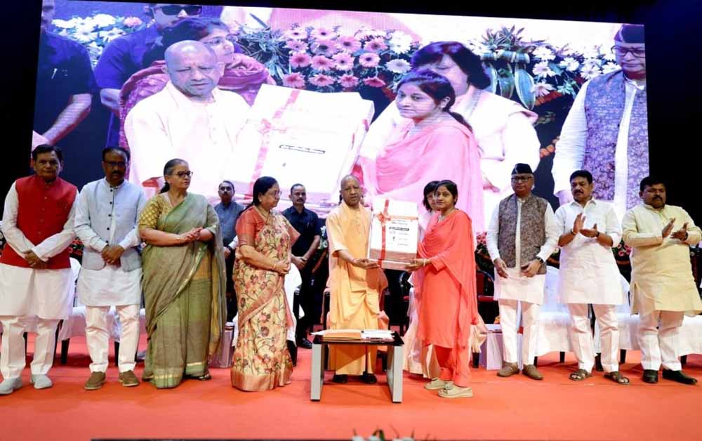 इस साल आंगनवाड़ी में 5 हजार कार्यकत्रियों व 60 हजार सहायिकाओं की भर्ती का लक्ष्य: सीएम योगी