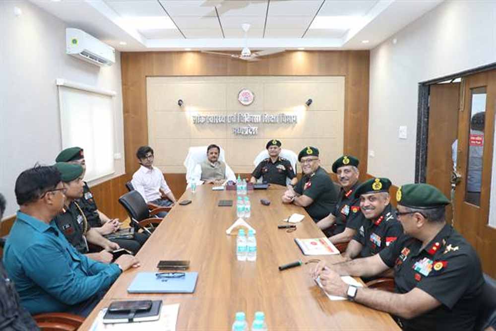 उप मुख्यमंत्री शुक्ल से थल सेना प्रमुख जनरल उपेन्द्र द्विवेदी ने की सौजन्य भेंट
