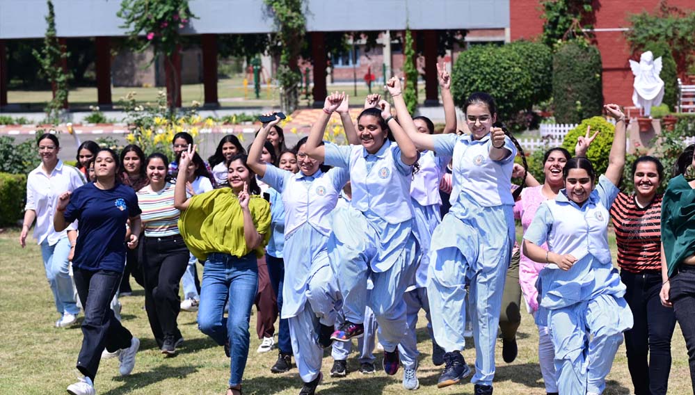 CBSE Class 10th: चंडीगढ़ के सरकारी स्कूलों का दबदबा, अभय सिंह बने टॉपर