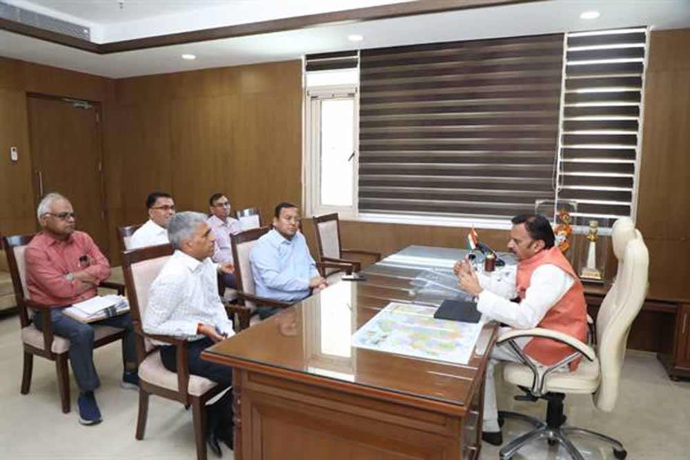 दीर्घकालिक उपयोगिता और समग्र विकास को ध्यान में रखकर करें विकास कार्य : उप मुख्यमंत्री शुक्ल