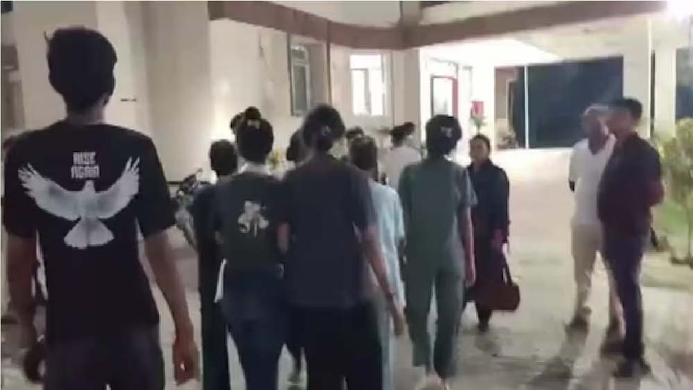 बेतिया में बड़ा खुलासा: ऑर्केस्ट्रा की आड़ में नाबालिग लड़कियों का शोषण, संयुक्त कार्रवाई में 6 बच्चियां बचाई गईं