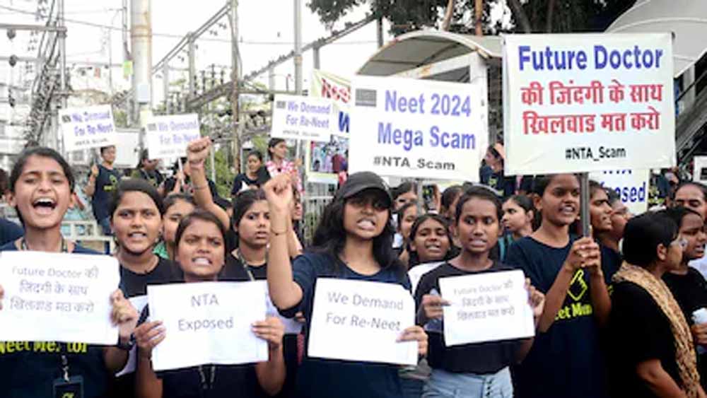 सीबीआई की जांच तेज: NEET लीक केस में शैक्षणिक नेटवर्क पर भी नजर, IMS-BHU में हलचल