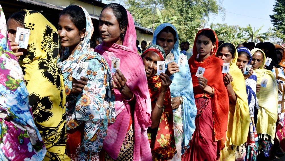 पहले विधानसभा चुनाव, फिर पंचायत रण! यूपी में चुनावी कैलेंडर को लेकर बड़ा सवाल