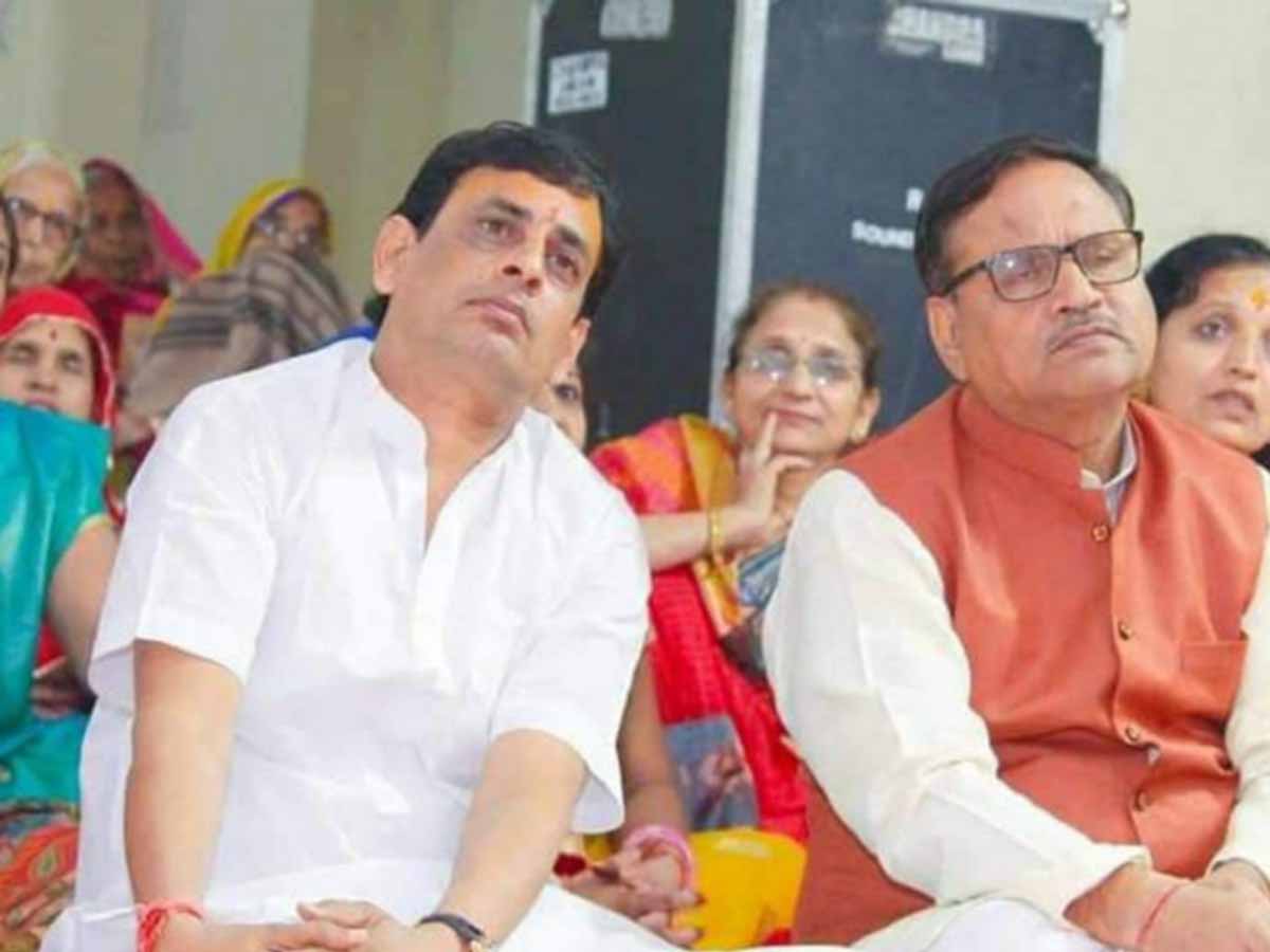 इंश्योरेंस कर्मचारी से करोड़पति बना आरोपी, जमीन हड़पने और घोटाले में नाम आया सामने