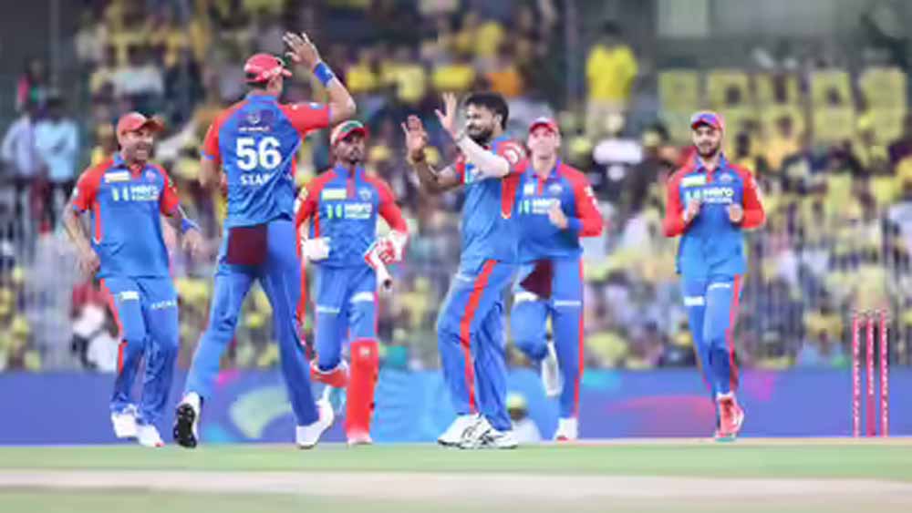 प्लेऑफ की जंग तेज: DC बनाम CSK मैच में कौन मारेगा बाजी?