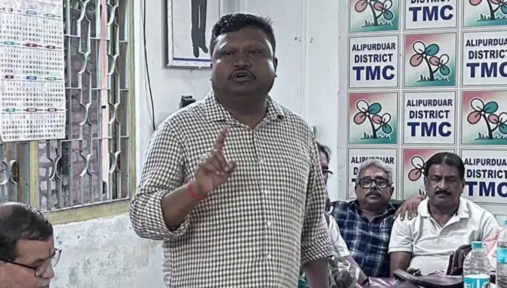 ममता बनर्जी को एक और झटका, राज्यसभा सांसद प्रकाश चिक बराइक ने छोड़ा साथ