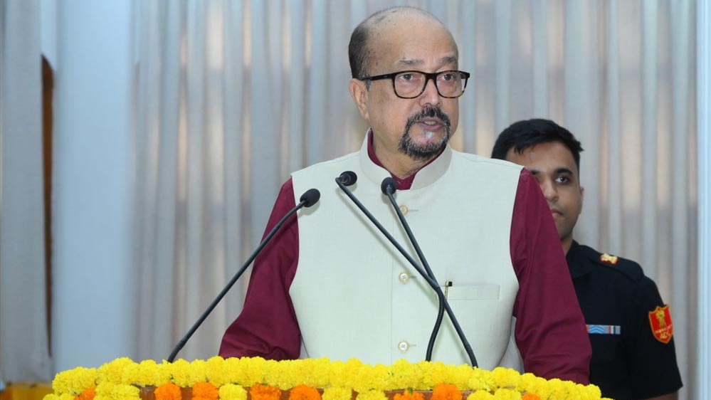 समाज सेवा से ही जीवन सार्थक, राज्यपाल रमेन डेका ने युवाओं को दिया प्रेरक संदेश