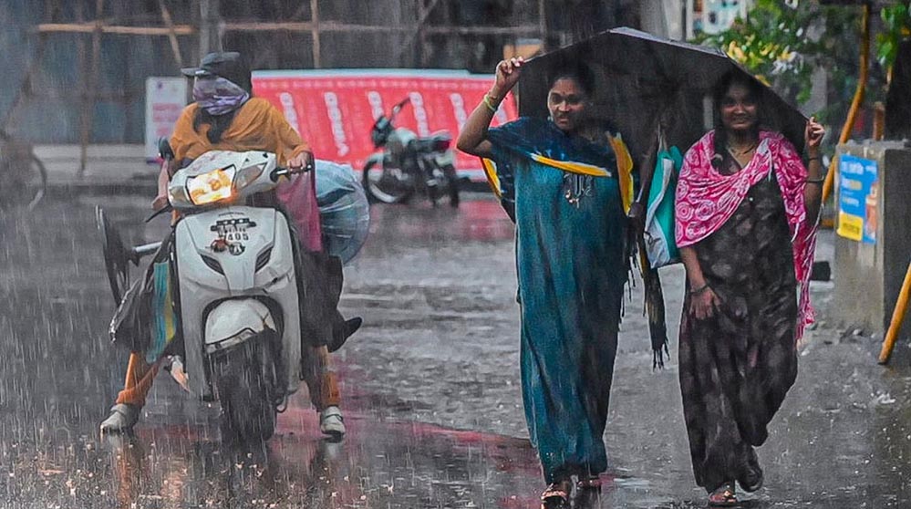 देशभर में मानसून की रफ्तार तेज, 3 नए राज्यों में एंट्री; महाराष्ट्र से यूपी-बिहार तक बारिश का अलर्ट