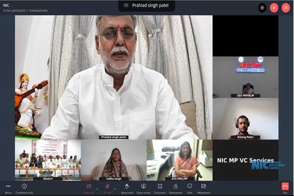 डिंडोरी में आजीविका ग्राम संगठन और डॉट्स एंड डैशेज के बीच हुआ एमओयू