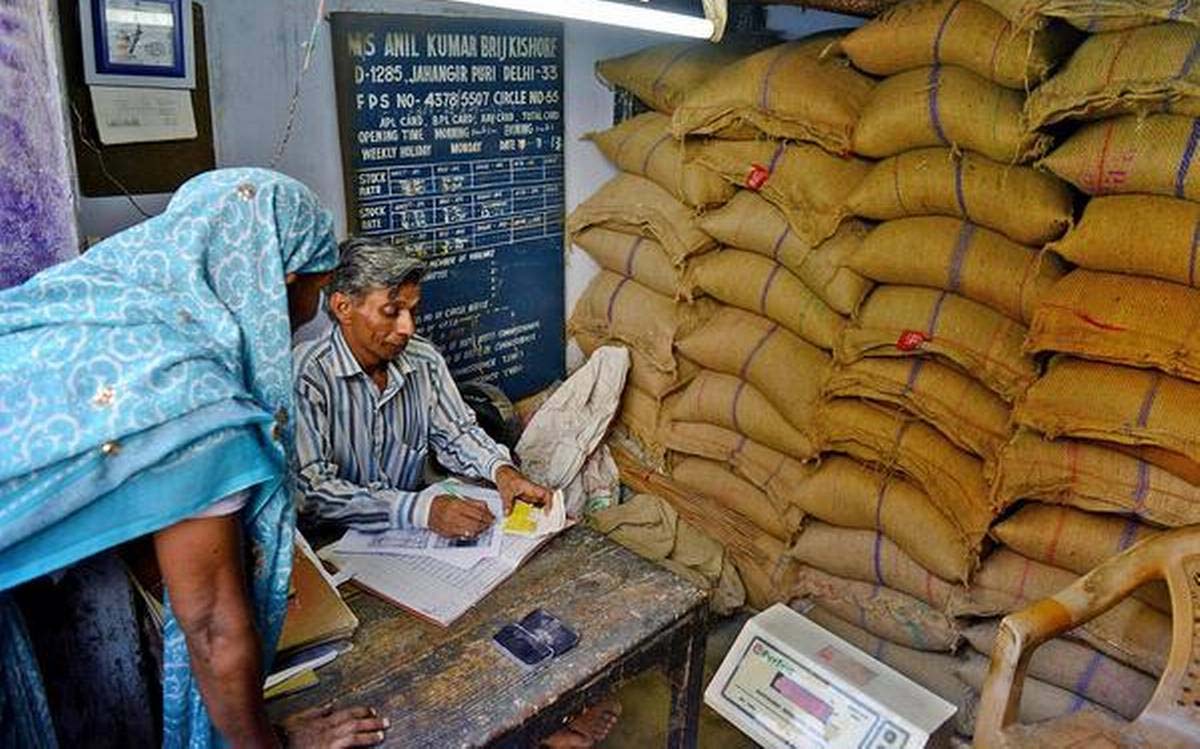 आधार जांच से खुलासा, यूपी में लाखों फर्जी राशन कार्ड धारक पकड़े गए