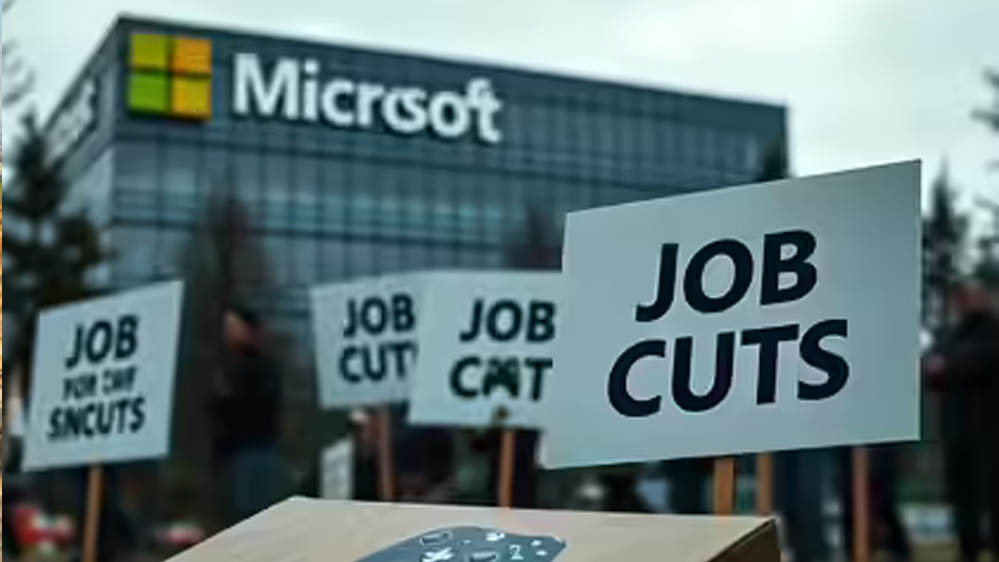 Microsoft Layoffs 2026: रिपोर्ट में बड़ा खुलासा, फिर हो सकती है हजारों कर्मचारियों की छंटनी
