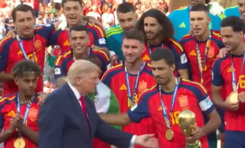 स्पेन ने अर्जेंटीना को हराकर जीता FIFA World Cup, ट्रंप के मंच पर रुकने से बना अजीब माहौल