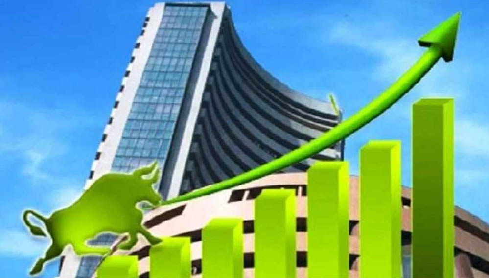 बाजार में बुल्स का जलवा! 888 अंक की छलांग के साथ सेंसेक्स रिकॉर्ड ऊंचाई पर, निवेशकों को ₹4 लाख करोड़ का फायदा