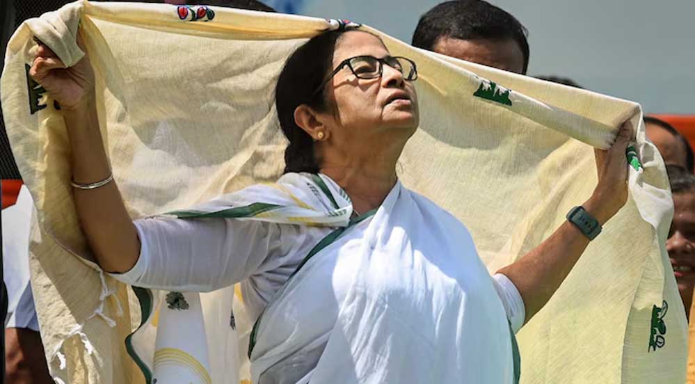 TMC में बदले समीकरण, पार्टी से अलगाव के बाद भी फंड पर ममता बनर्जी का नियंत्रण कायम