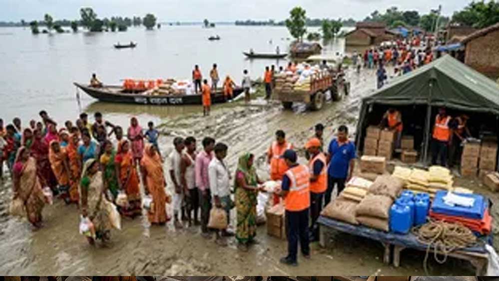 बाढ़ पीड़ितों की मदद में जुटा प्रशासन, मेडिकल कैंप से लेकर पशु चिकित्सा तक व्यापक इंतजाम