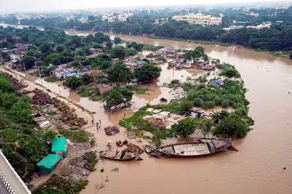 Bihar Flood Alert: गंगा का रौद्र रूप, पटना समेत कई जिलों में बढ़ा खतरा; घाघरा और गंडक भी उफान पर