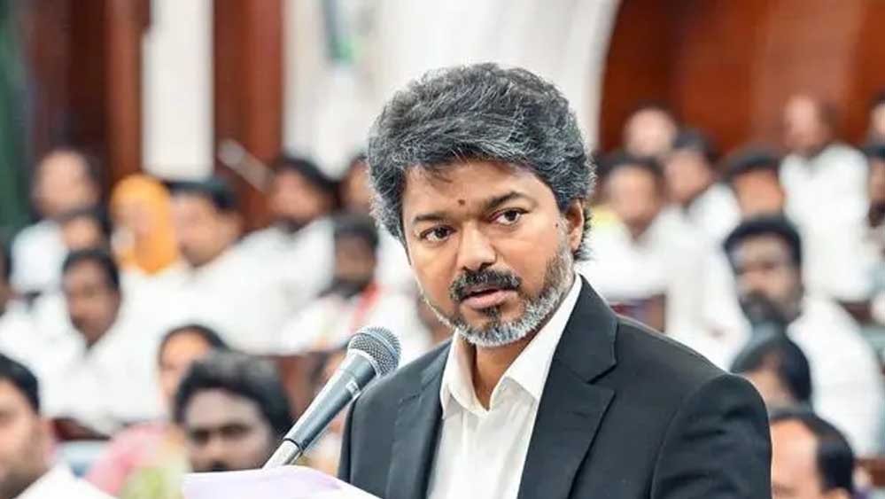 चुनावी वादों की झड़ी! CM विजय ने हर साल 3 फ्री सिलेंडर समेत महिलाओं को मुफ्त बस यात्रा की सौगात दी