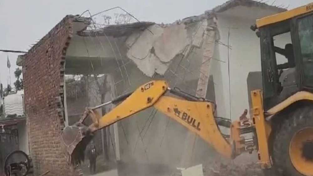 बड़े तालाब किनारे बुलडोजर कार्रवाई पर हाईकोर्ट की सख्ती, कहा- मामला जीवन के अधिकार से जुड़ा है