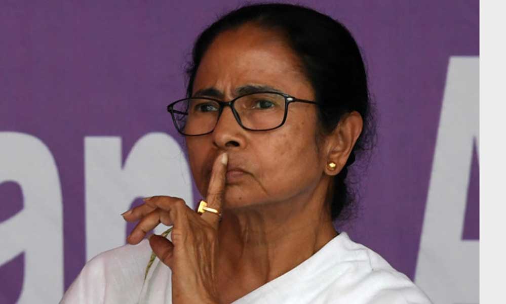 ममता बनर्जी की मुश्किलें बढ़ीं! कलकत्ता हाईकोर्ट की बात नहीं मानने पर कोलकाता में FIR दर्ज