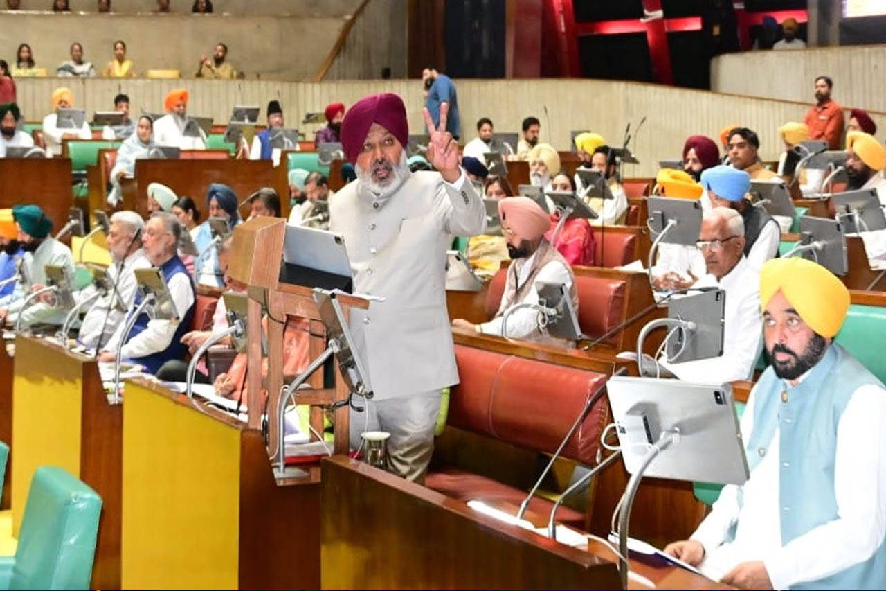 Punjab Monsoon Session: सदन में NEET छात्रों को श्रद्धांजलि, फिर शुरू हुई विधानसभा की कार्यवाही