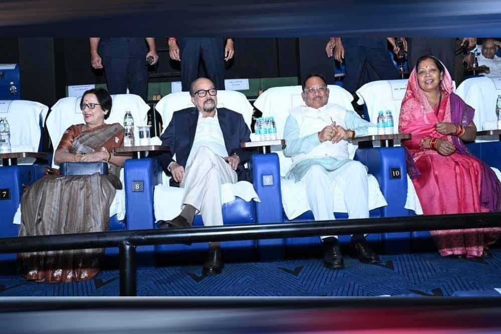 ‘हनुमान अंश’ देखने पहुंचे राज्यपाल रमेन डेका, CM साय और विधानसभा अध्यक्ष रमन सिंह, सपरिवार लिया फिल्म का आनंद