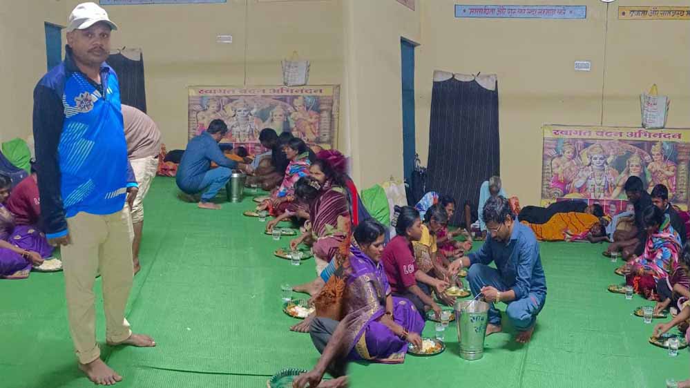 राहत शिविरों में सेवा और समर्पण जारी, बाढ़ प्रभावितों की मदद में जुटा जिला प्रशासन