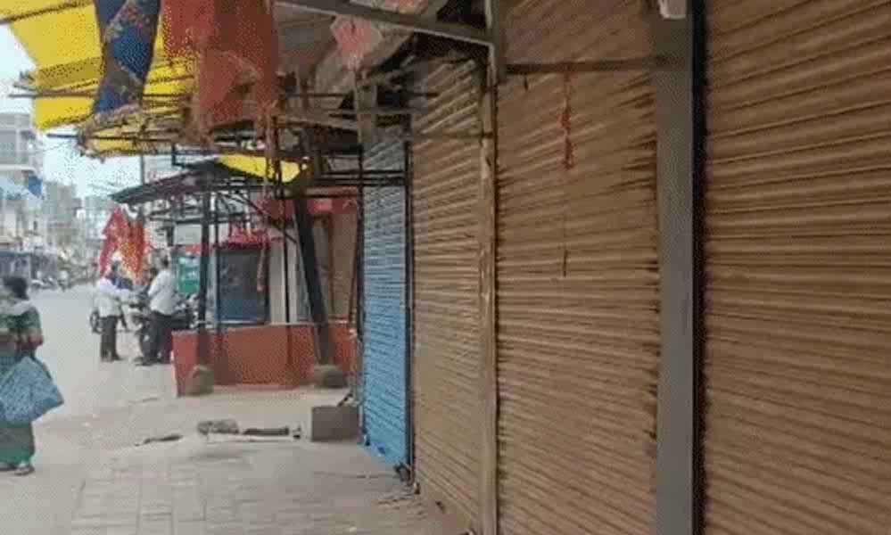 भोपाल के कोलार में सीलिंग कार्रवाई का विरोध, बाजार से लेकर D-Mart तक बंद; व्यापारियों का प्रदर्शन जारी