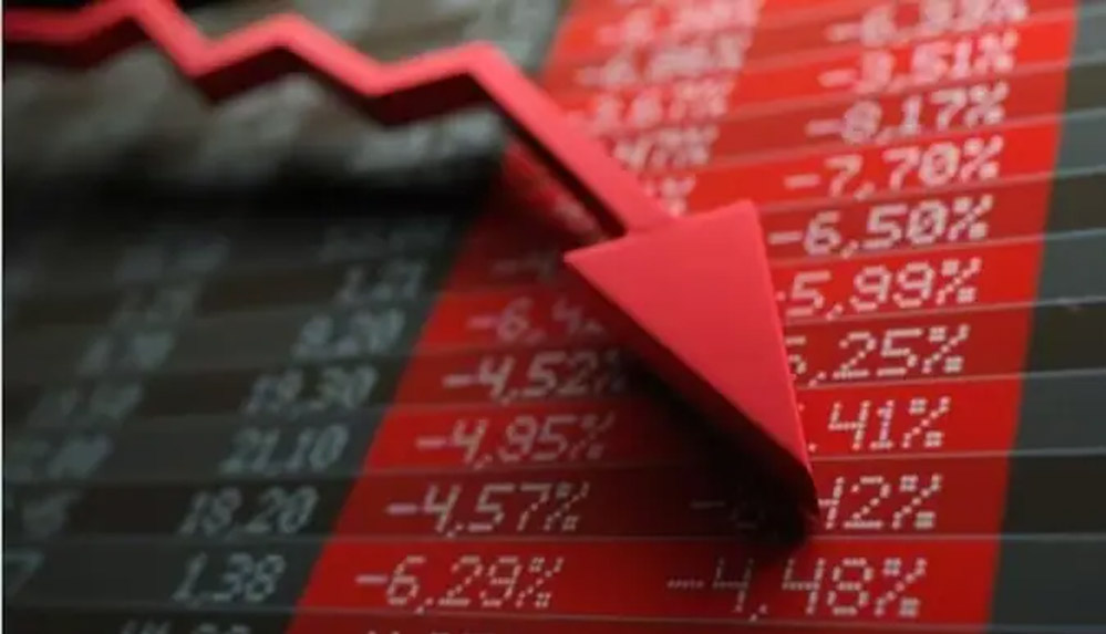 Share Market Update: कारोबार के बीच बाजार को बड़ा झटका, सेंसेक्स 700 अंक गिरा, निफ्टी भी लाल
