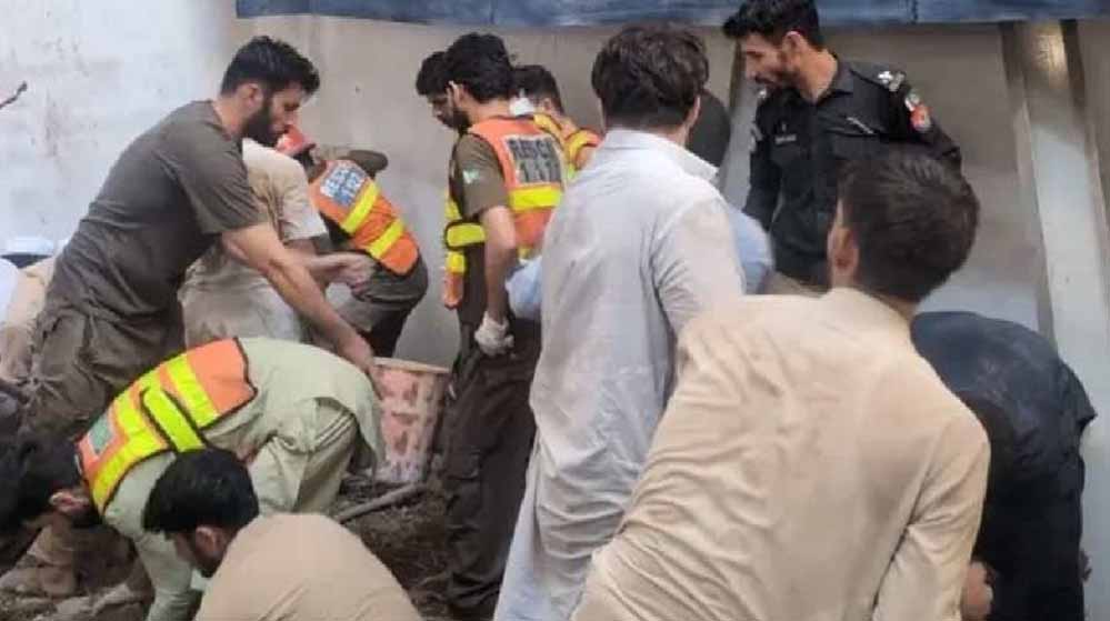 Pakistan News: स्कूल में मातम, छत गिरने से 28 बच्चों की मौत; 40 से अधिक लोग घायल