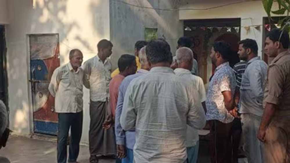 शाहजहांपुर में सनसनीखेज वारदात, हनुमान मंदिर में दो साधुओं की हत्या