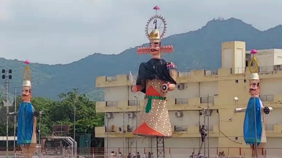 दशहरा 2026: राजस्थान में रावण दहन के अनोखे रंग, कहीं पूजन तो कहीं रौंदने की परंपरा