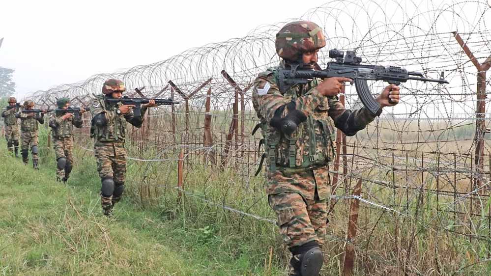 तरनतारन में अंतरराष्ट्रीय सीमा पर मुठभेड़, BSF ने 2 पाकिस्तानी घुसपैठियों को मार गिराया