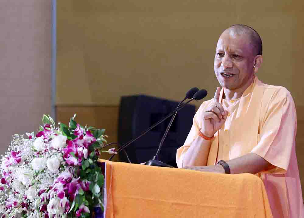 सीएम योगी के निर्देश पर पूरे यूपी में वाल्मीकि जयंती का आयोजन, अयोध्या में पूजन तो अलीगढ़ में निकली शोभायात्रा