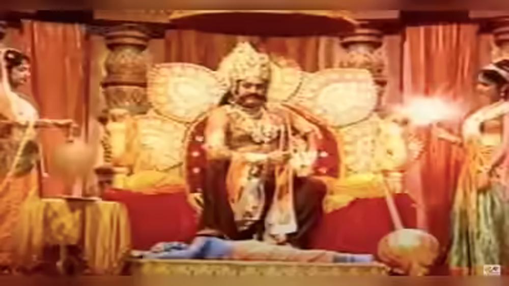जब रावण की कैद में फंस गए थे शनिदेव, हनुमान जी ने लंका में कैसे बचाया? जानिए कथा