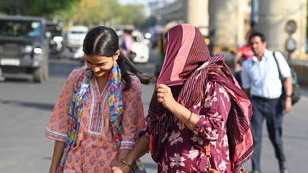 MP में बदलेगा मौसम का मिजाज, पहाड़ों पर एक्टिव होगा पश्चिमी विक्षोभ; इन राज्यों में बारिश संभव