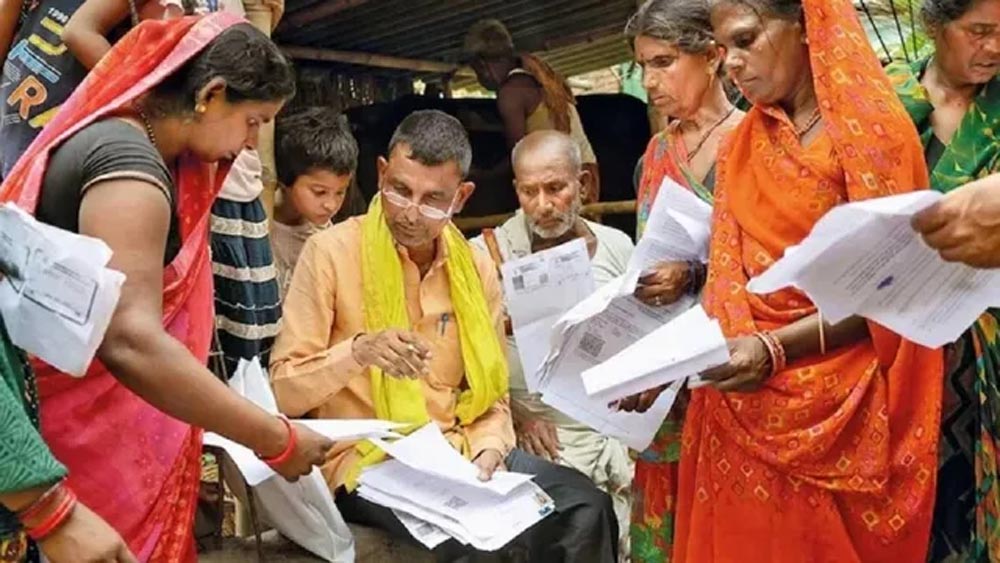वोटर लिस्ट में नाम छूटा तो न हों परेशान, पाकुड़ में नए मतदाताओं के लिए विशेष अभियान शुरू