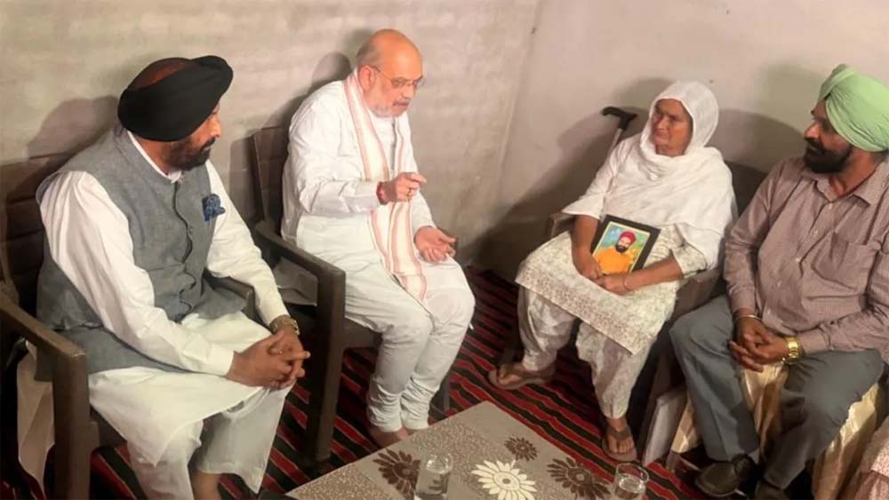 पंजाब दौरे पर अमित शाह की मुलाकातें, गुरदासपुर में विक्रमजीत के परिवार से मिले, परविंदर झोटा के घर जाएंगे