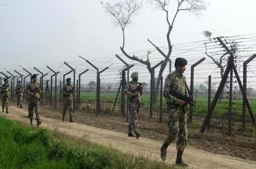 BSF ने पंजाब सीमा पर घुसपैठ की कोशिश की नाकाम, 2 पाकिस्तानी घुसपैठिए ढेर